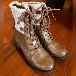 Baretraps Size 7.5 NWT Women’s Brown Furry Boots/ Woman Booties/ New Shoes